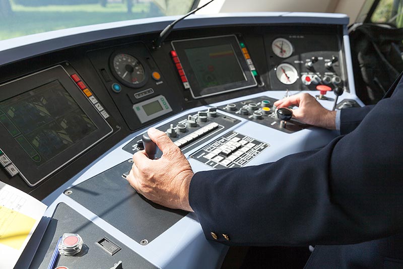 ausbildung eisenbahner betriebsdienst fachtichtung lokführer transport eignungstest, führerstand bremsprobe durchführen, bahn stelle